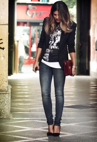 Black graphic t-shirt with blazer and gray slim-fit jeans