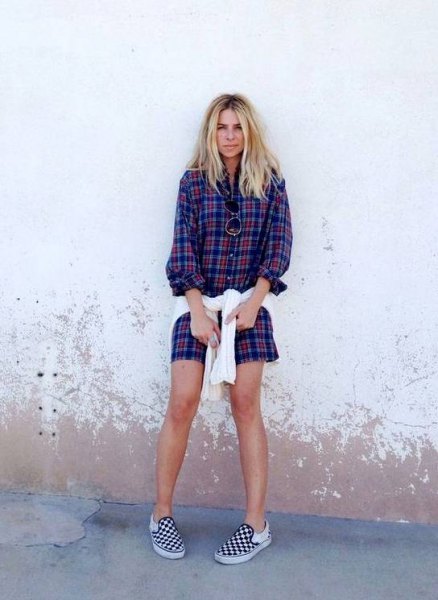 Blue boyfriend shirt dress with black and white checkered shoes