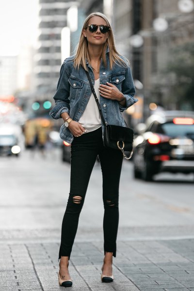 blue denim jacket with white scoop neck t-shirt and skinny jeans