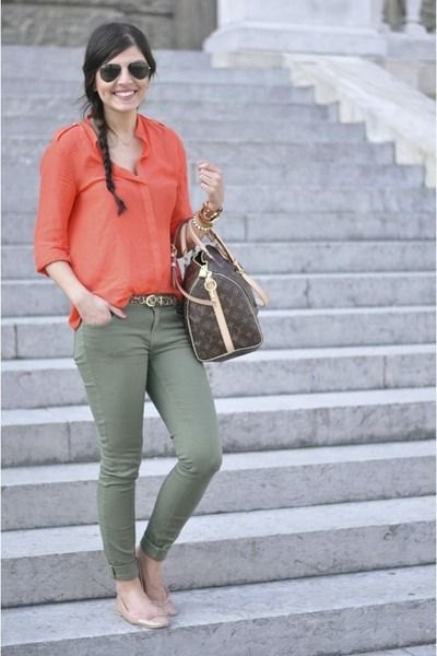 Pale pink buttoned carol shirt and olive skinny jeans