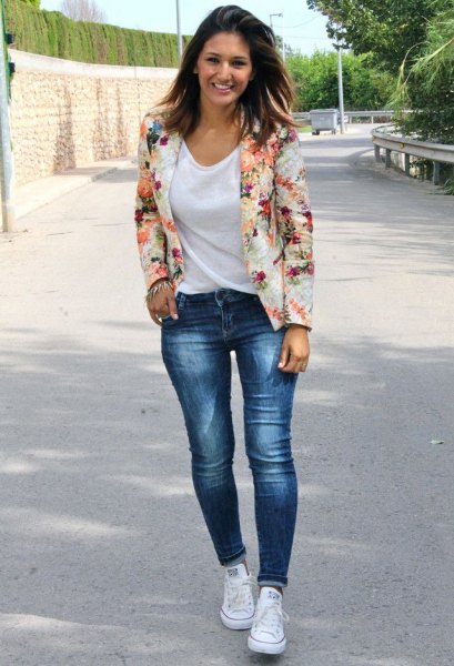 Pale pink floral blazer, white scoop neck t-shirt and blue jeans