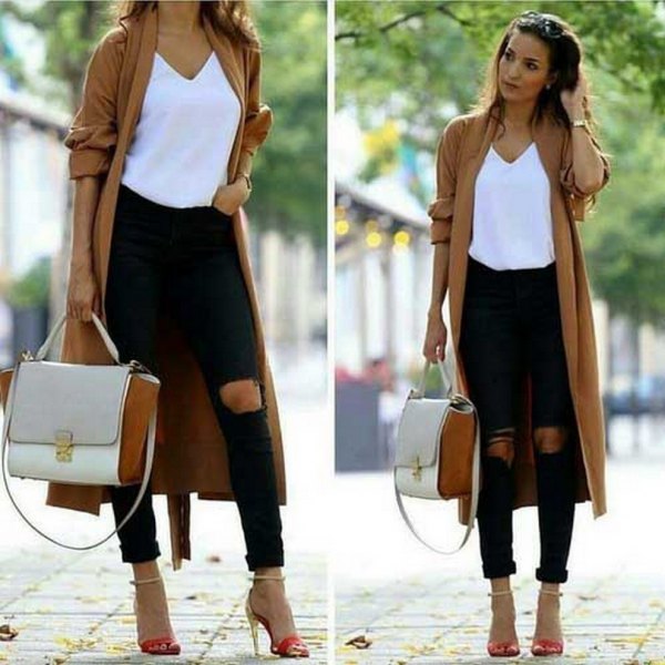 Brown long knit cardigan with white V-neck t-shirt and skinny jeans