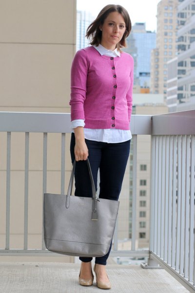 Pink cropped cardigan with buttons and white shirt collar