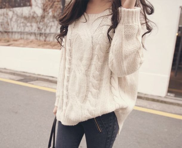 Chunky cable knit sweater and gray skinny jeans
