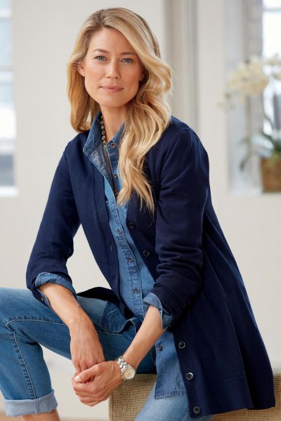 Chambray shirt with buttons and long cardigan