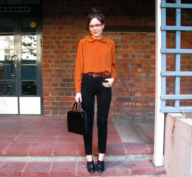 Chiffon blouse with high waist slim fit black jeans