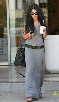 Gray jersey maxi dress with scoop neckline and belt