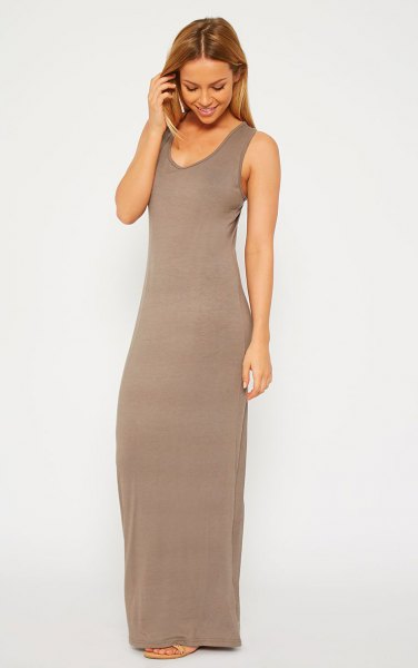 Gray sleeveless jersey dress with a scoop neckline