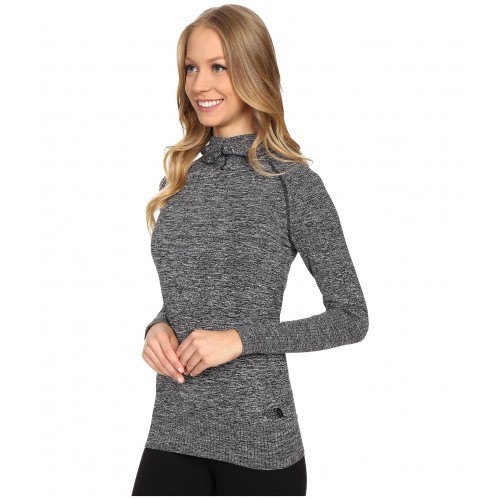 Heather gray fitted sweater with black jeans