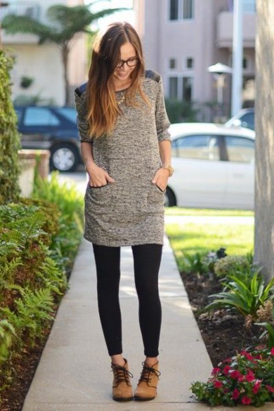 Gray marl tunic top with half sleeves and black leggings