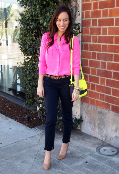 Pink blouse with buttons, shorts and yellow shoulder bag