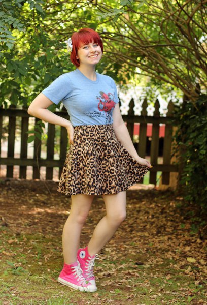Pink graphic tee with leopard print mini skater skirt