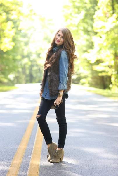 Pair with a light blue button down chambray shirt and black ripped skinny jeans to complement