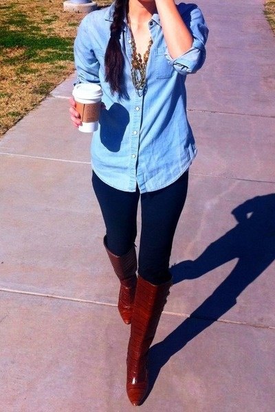 Light blue chambray button down shirt, dark blue leggings and
leather boots