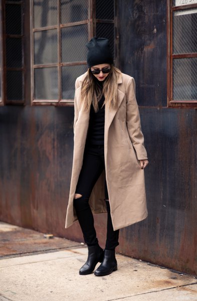 Long wool coat with all black outfit