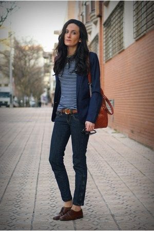 Navy blue blazer with blue and white striped t-shirt and oxford shoes