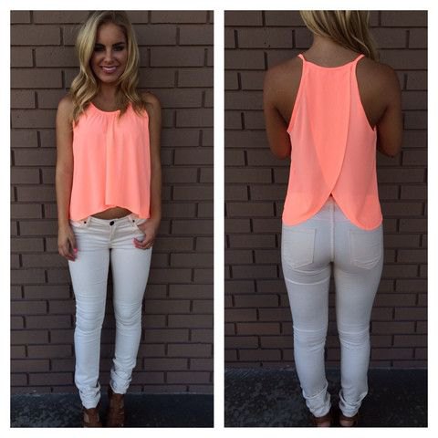 pale yellow cropped floaty tank top with white skinny jeans