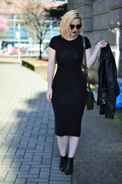 Short sleeve midi dress with a biker jacket and black leather ankle
boots