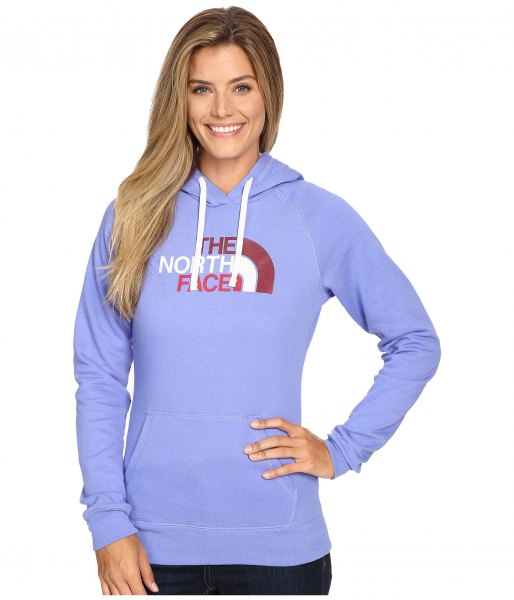 Sky blue pullover North Face hoodie with dark skinny jeans