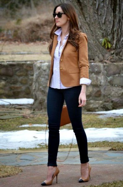 Tan blazer with white button down shirt and black ankle jeans