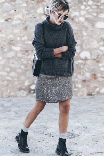 Turtleneck sweater with a light gray mottled mini knitted skirt