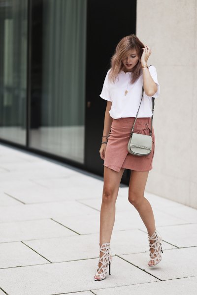 White t-shirt with crepe wrap mini dress and pink cut-out heels
