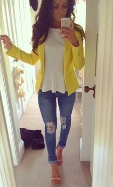 Yellow summer blazer with a white peplum top and skinny jeans