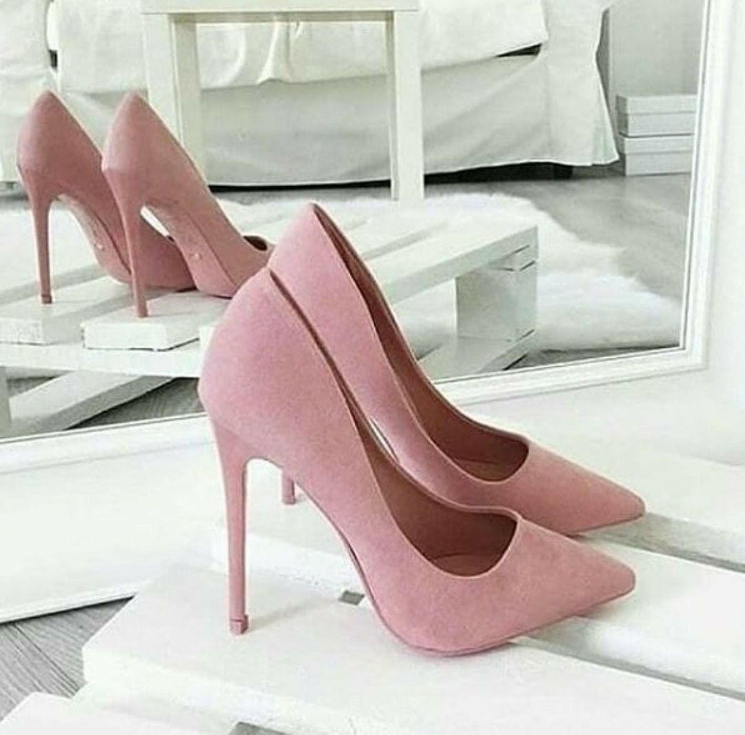 Stylish Ways to Wear Blush Pink Heels