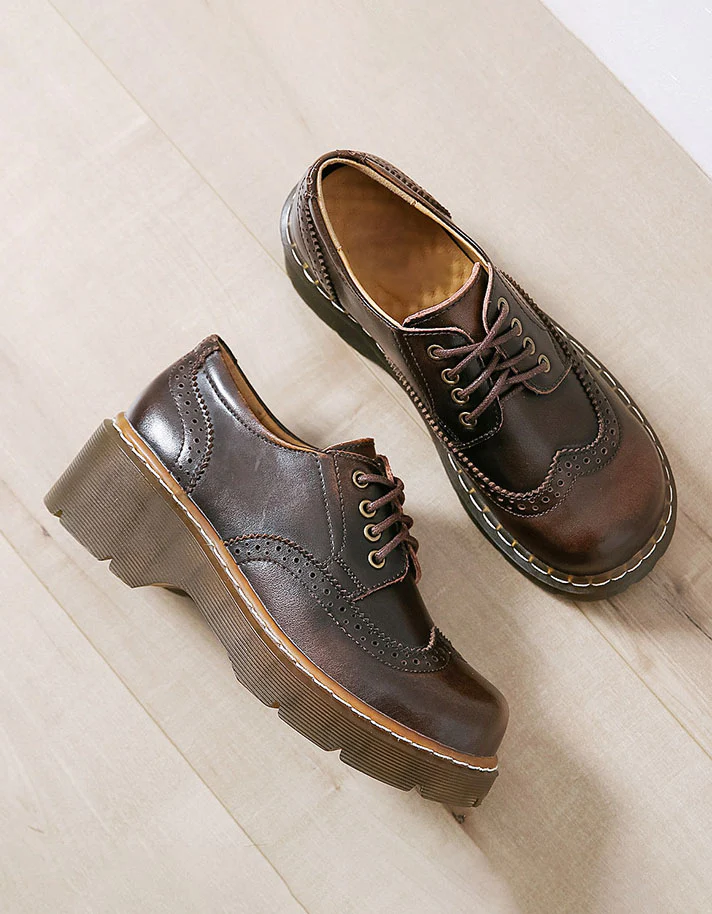 The Timeless Elegance of Brown Oxford
Shoes