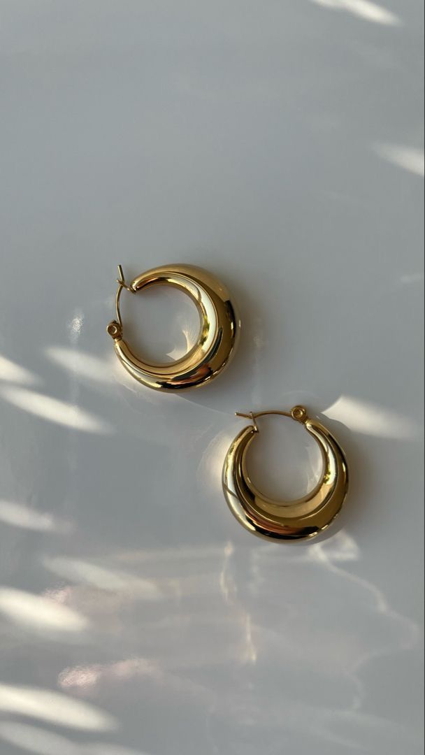 Look elegant and unique with Earring gold
