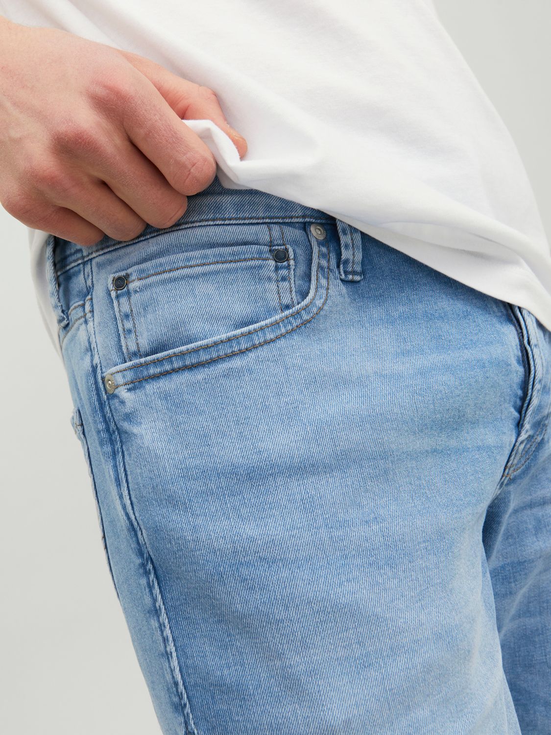 Trendy and stunning Jack Jones Jeans for men
