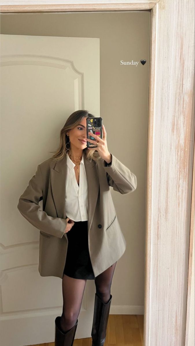 The Ultimate Guide to Styling a Khaki
Blazer