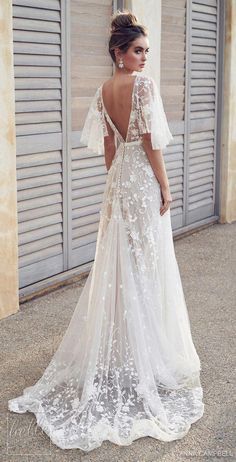 Incredible designs of lace wedding gown