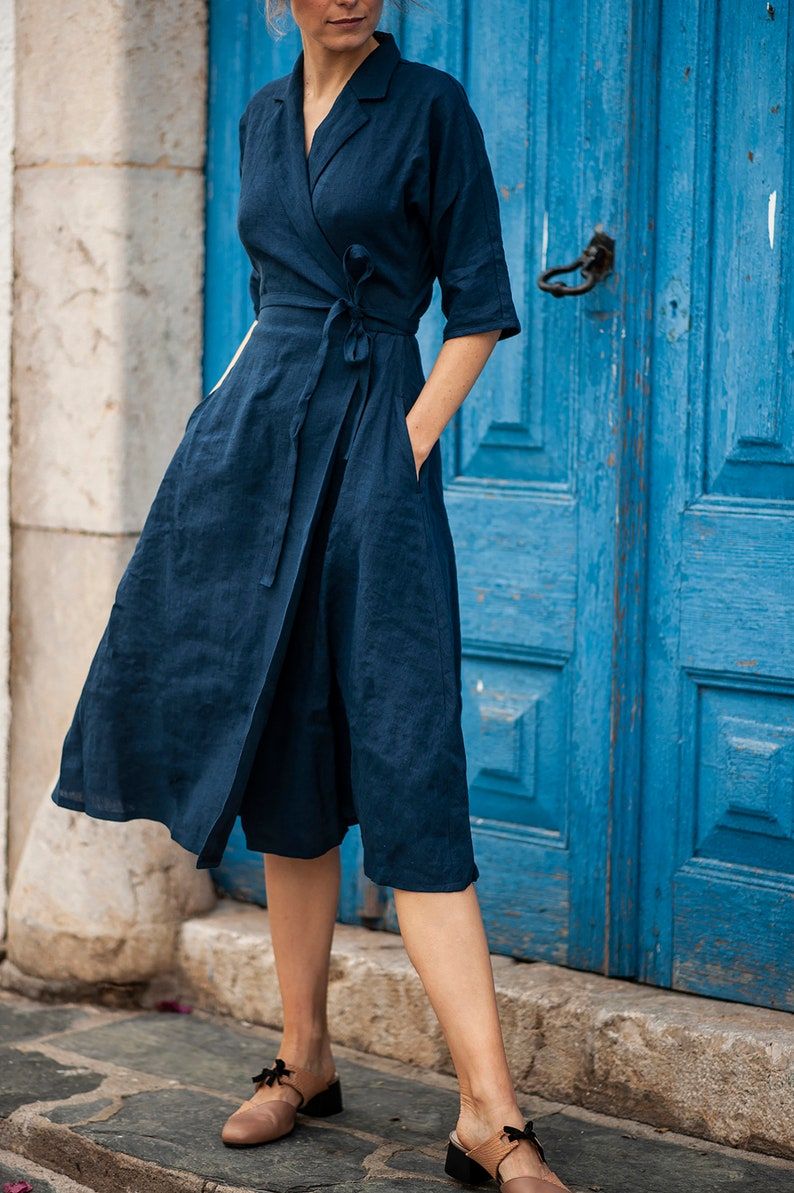 Elegant Ways to Style a Navy Blue Midi
Dress