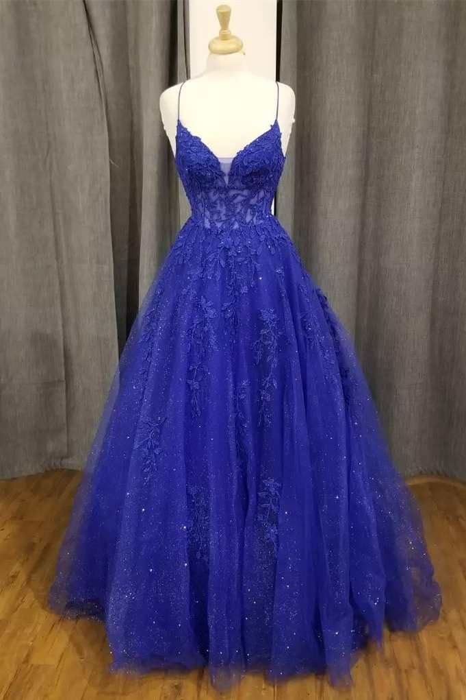 Stunning Ways to Style a Royal Blue Lace
Dress