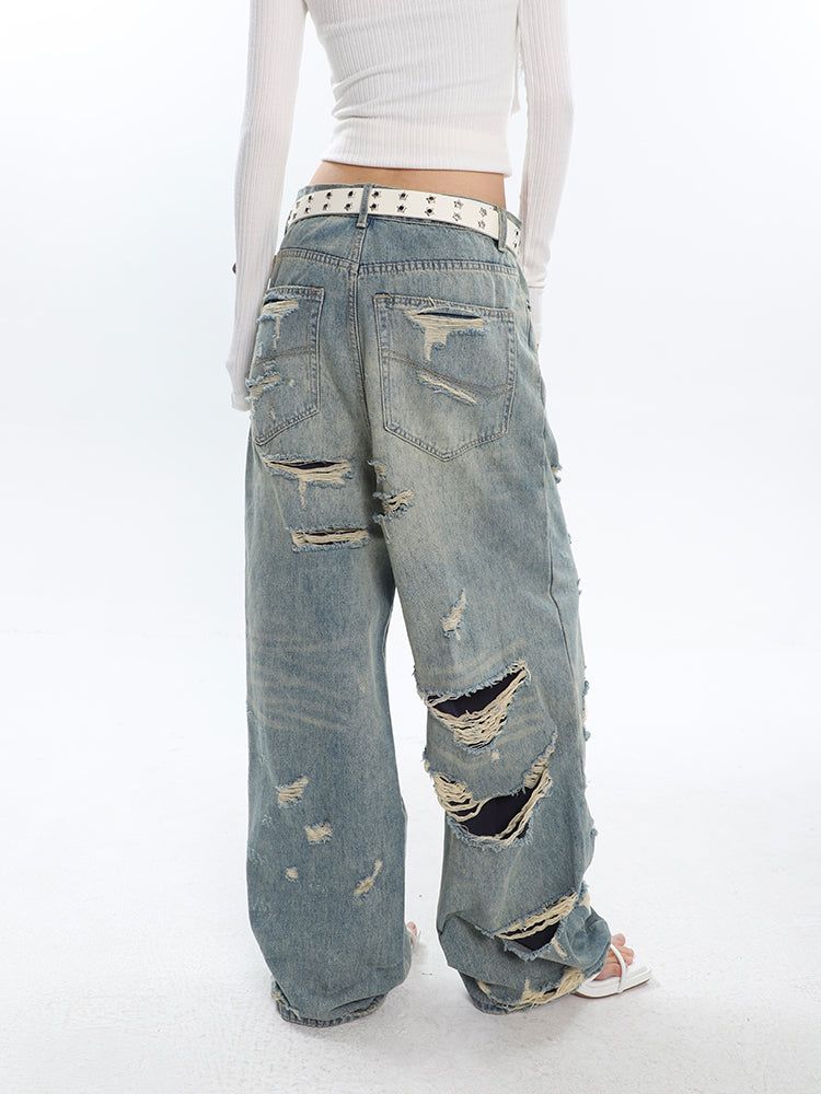 The Evolution of Torn Jeans: From Grunge
to Fashion Staple