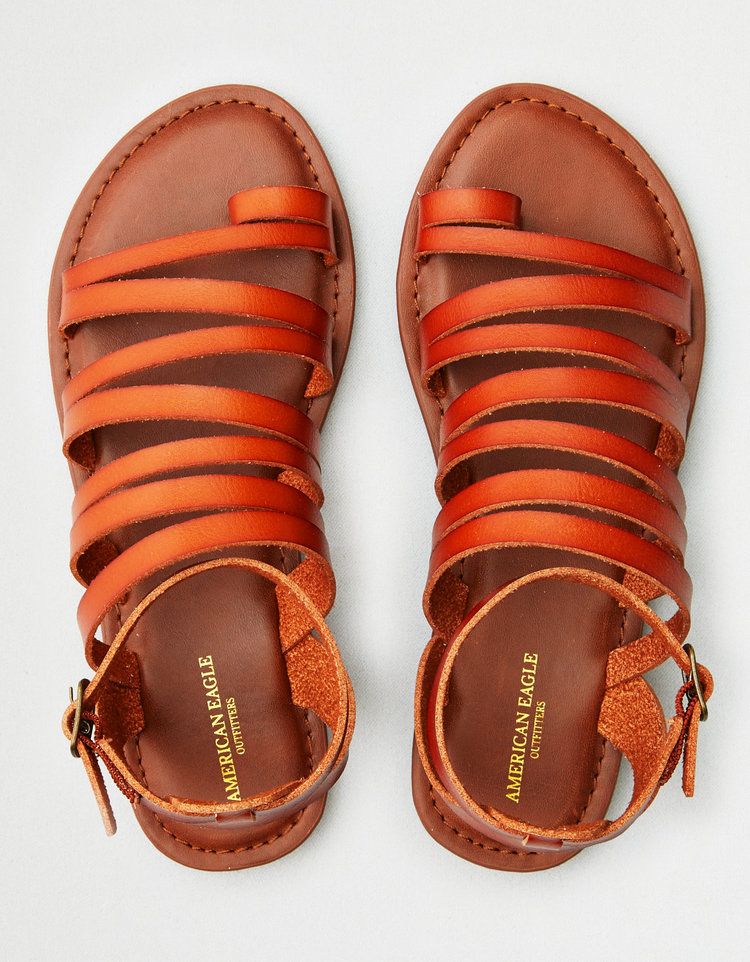 Trendy Women’s Sandals to Update Your
Summer Wardrobe