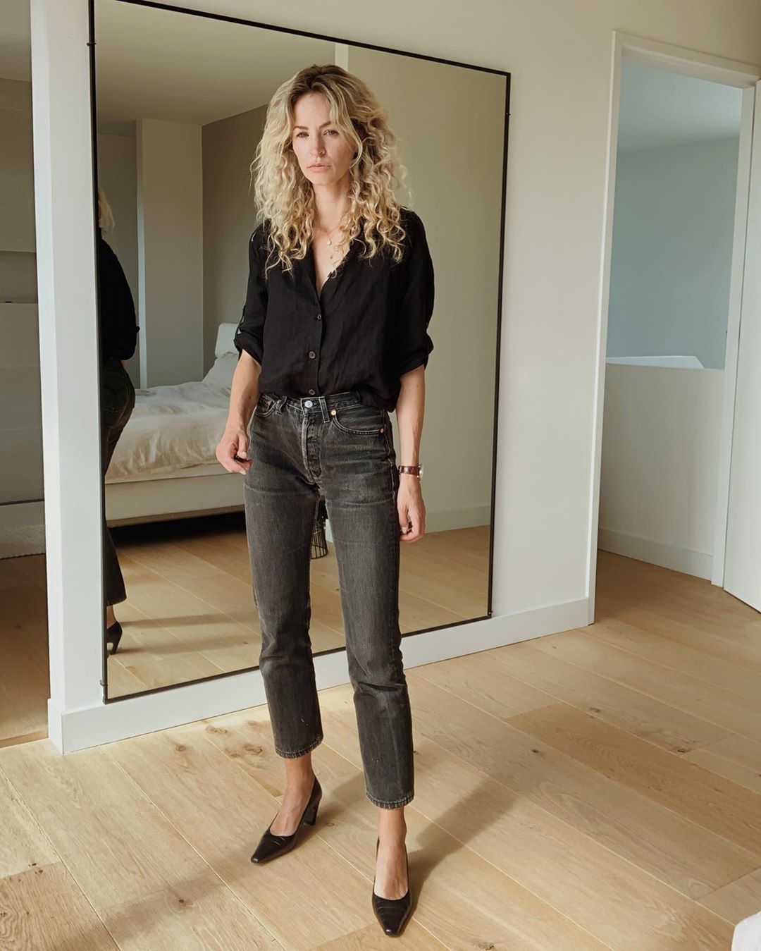 How to Wear Black Button Down Shirt: Best 13 Stylish Outfits for Women
