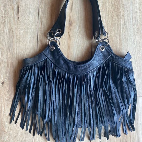 How to Wear Black Fringe Purse: Best 13 Super Chic Outfit Ideas
