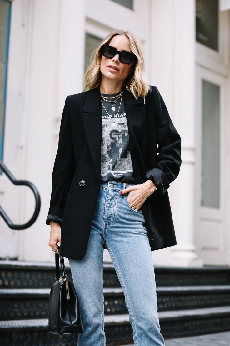 Must-Have Graphic Tees for Your Wardrobe