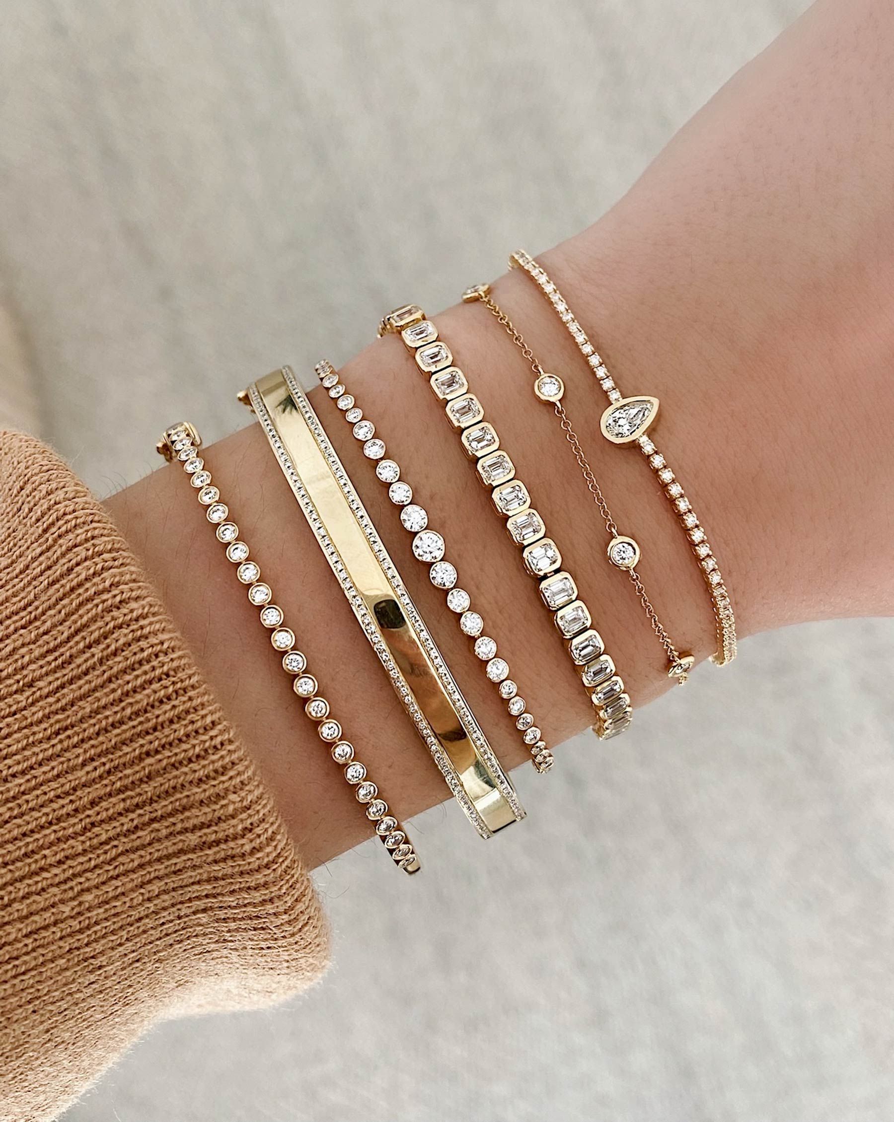 The Ultimate Guide to Choosing the
Perfect Diamond Bracelet