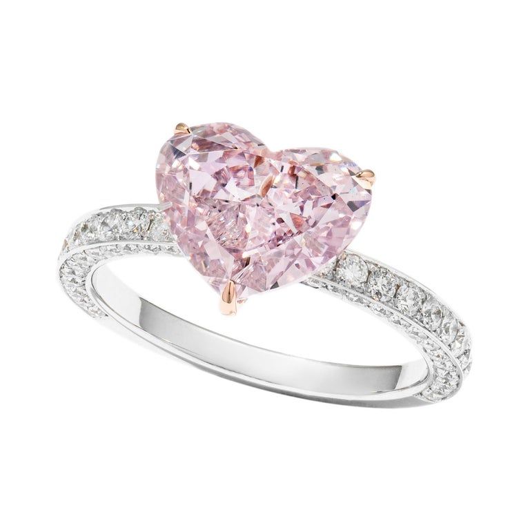 Gift diamond heart ring to make your memories more memorable