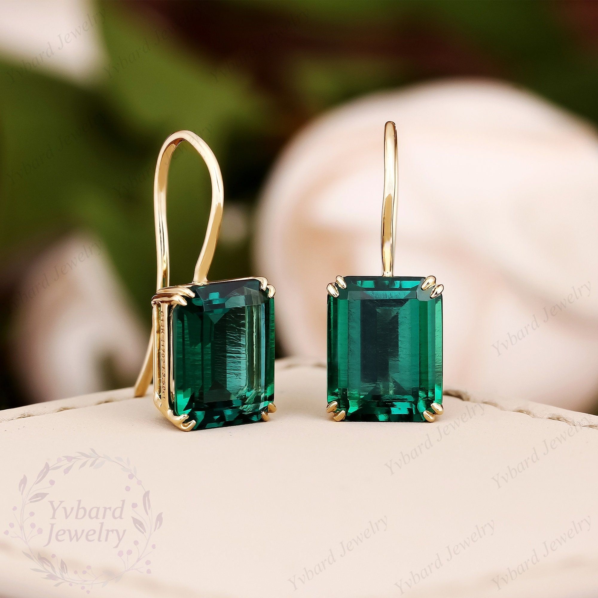 The Beauty of Emerald Earrings: A
Timeless Accessory