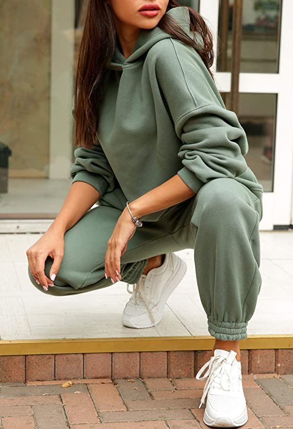 How to Wear Jogger Sweatpants: 15 Casual & Sporty Outfits for Ladies