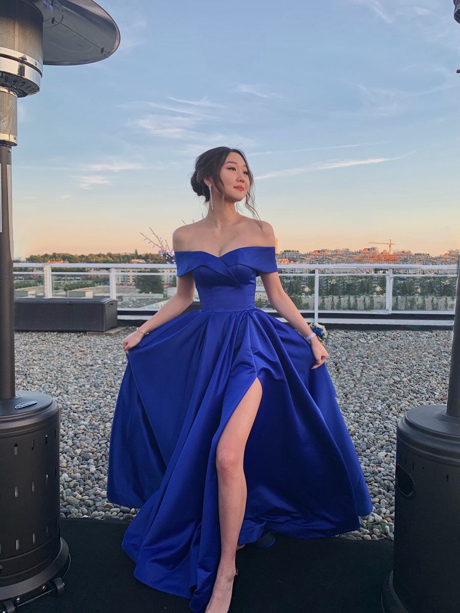 The Elegance of a Royal Blue Gown: A
Timeless Fashion Statement