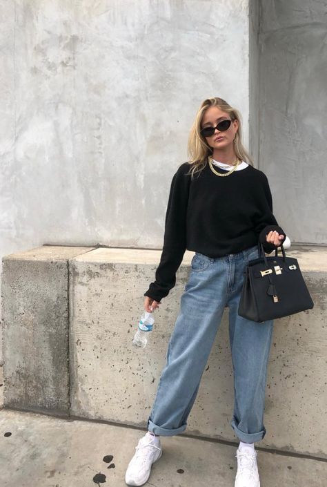 The Timeless Trend: Embracing Vintage Mom
Jeans