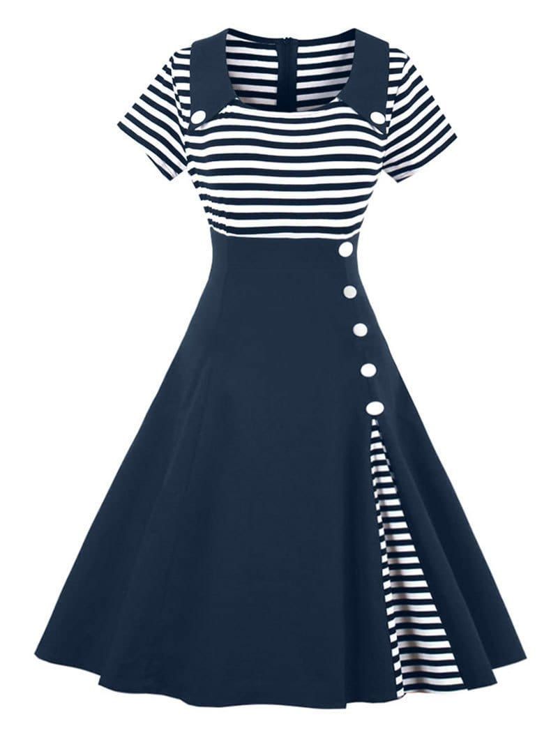 Stylish Ways to Wear a Blue and White
Striped Dress