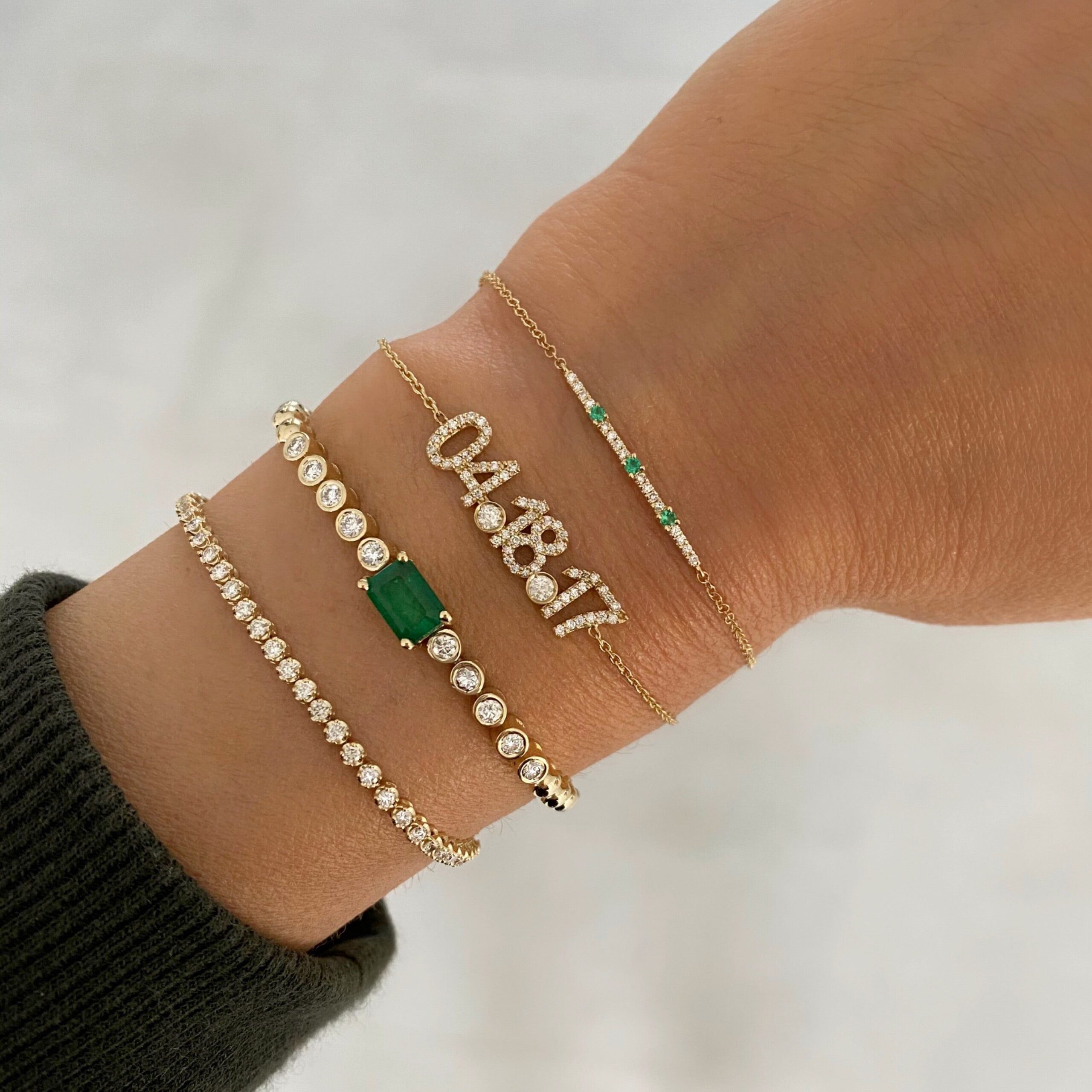 The Glamour of Emerald Bracelets: A
Timeless Accessory