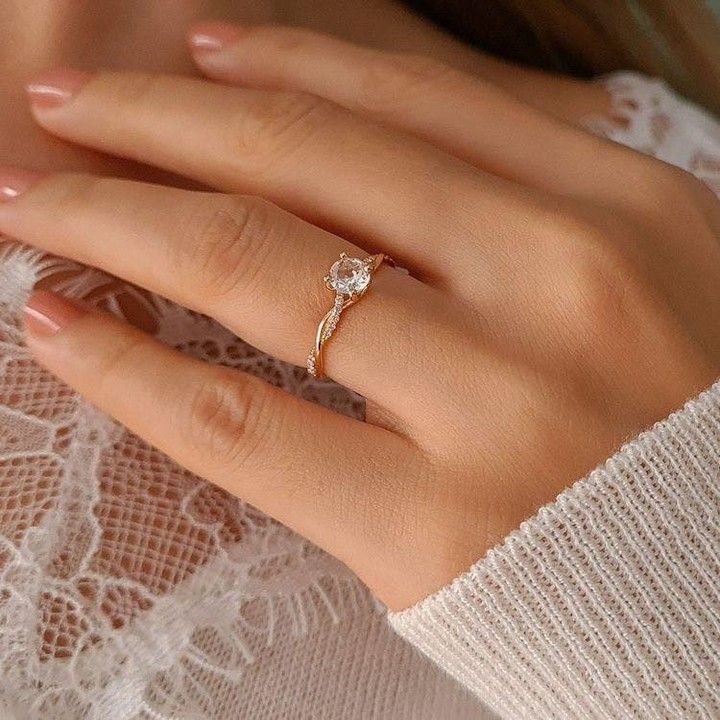 Choosing the Perfect Engagement Ring: A
Comprehensive Guide