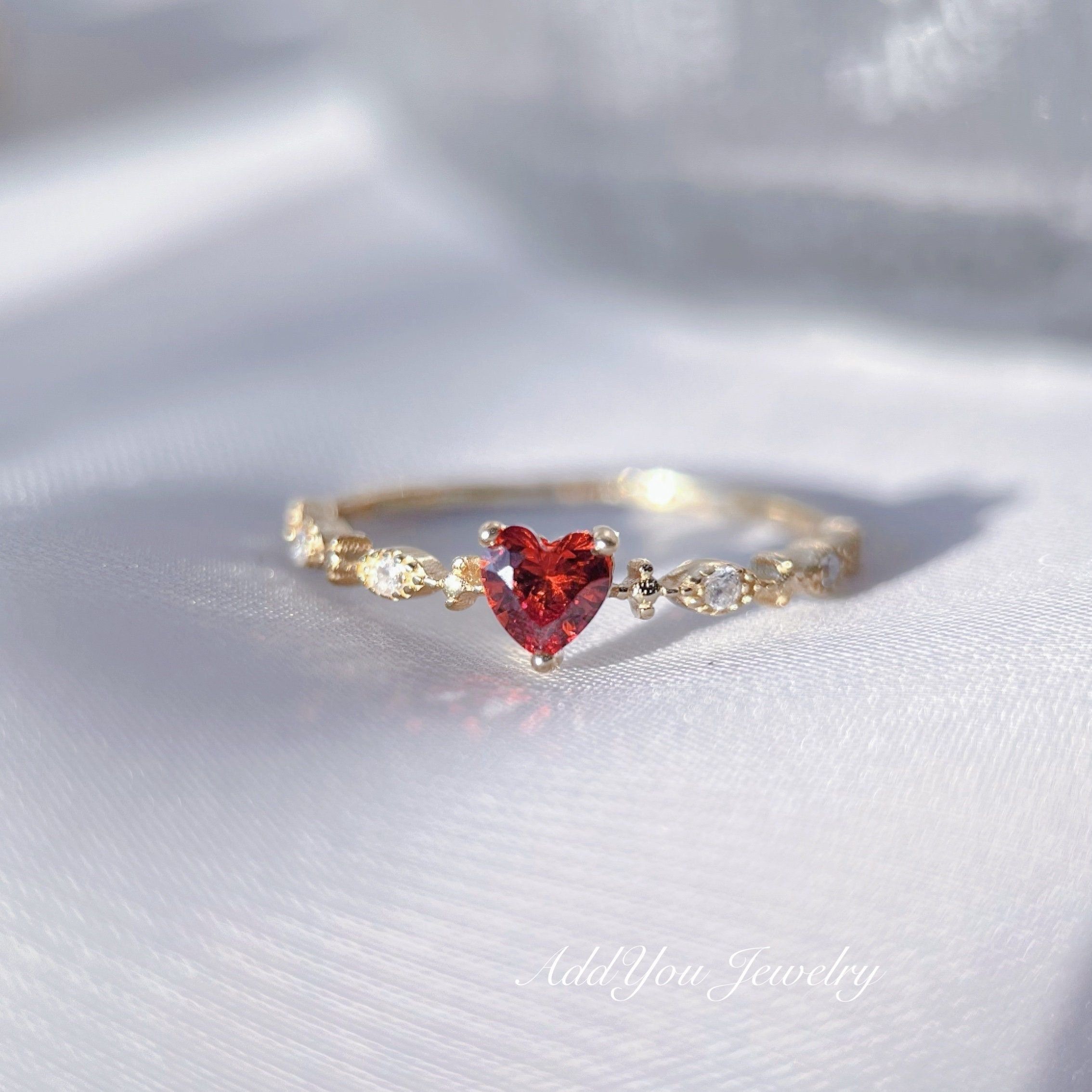 Propose your loved one with heart ring!!
